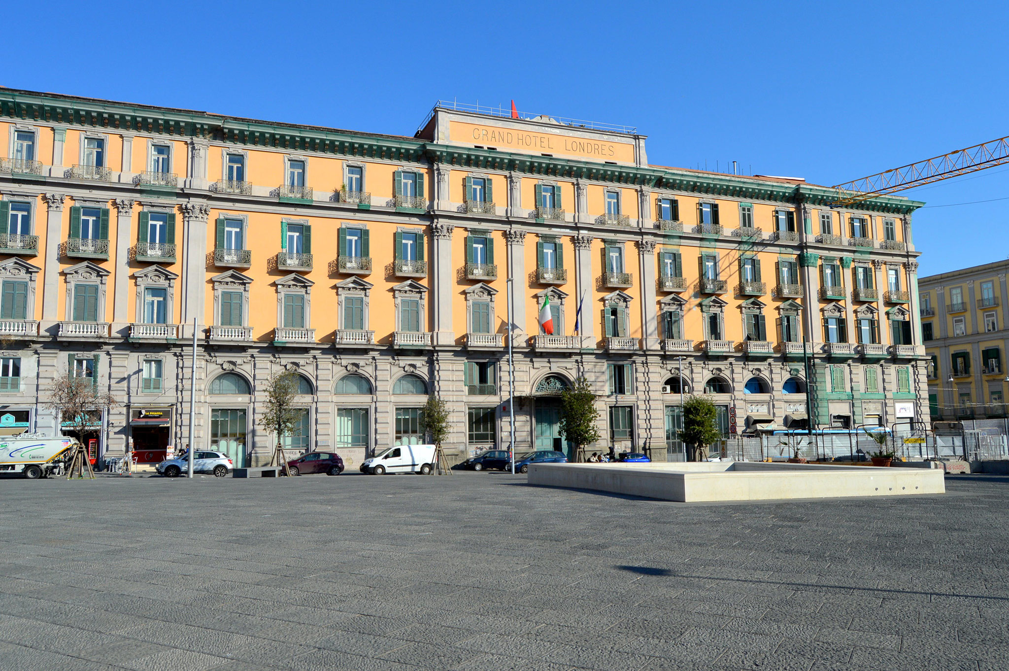 Grand Hotel Londres, Piazza Municipio, Napoli